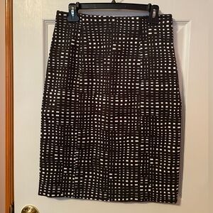 NWOT Theory black and white pencil skirt size 8